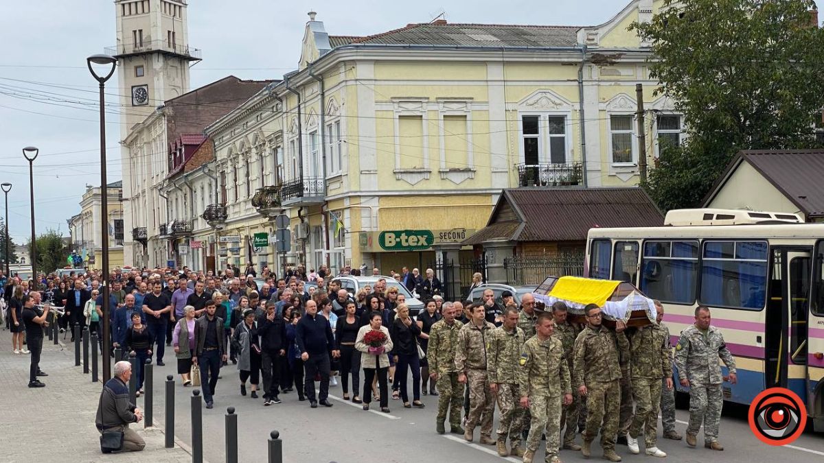 Коломия попрощалася із Героєм Валерієм Кривдою
