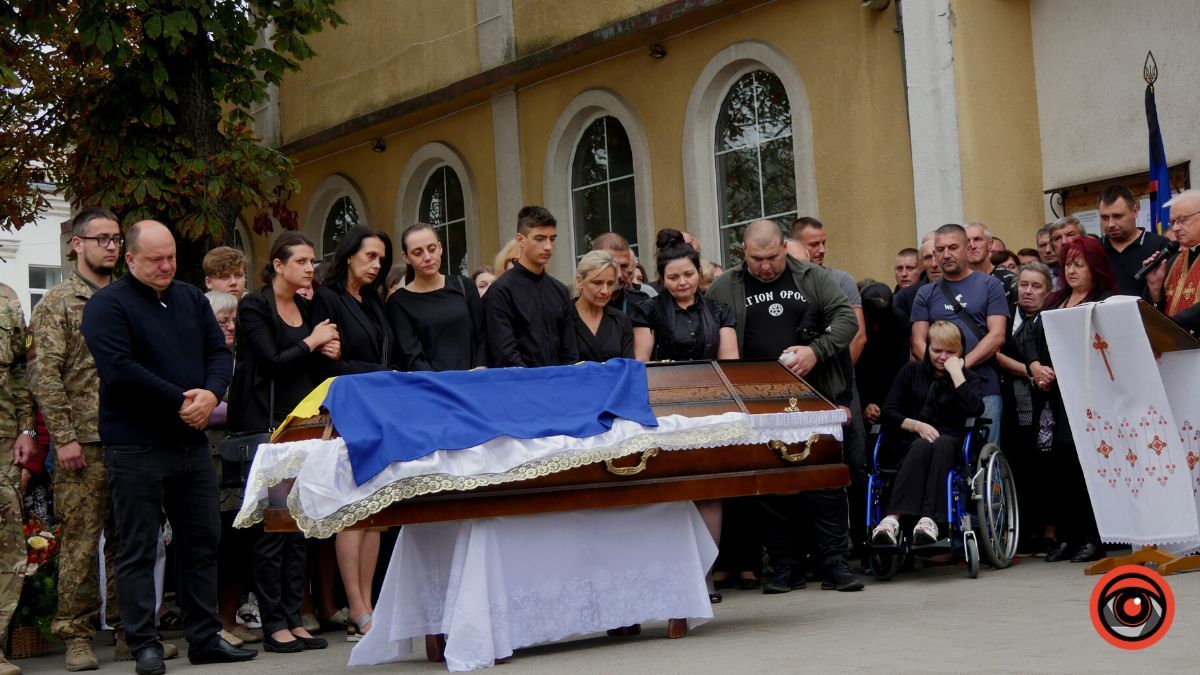Коломия попрощалася із Героєм Валерієм Кривдою 6