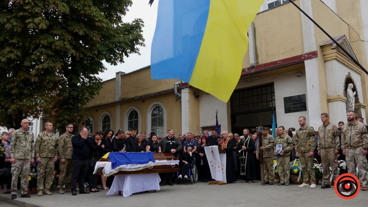 Коломия попрощалася із Героєм Валерієм Кривдою 8