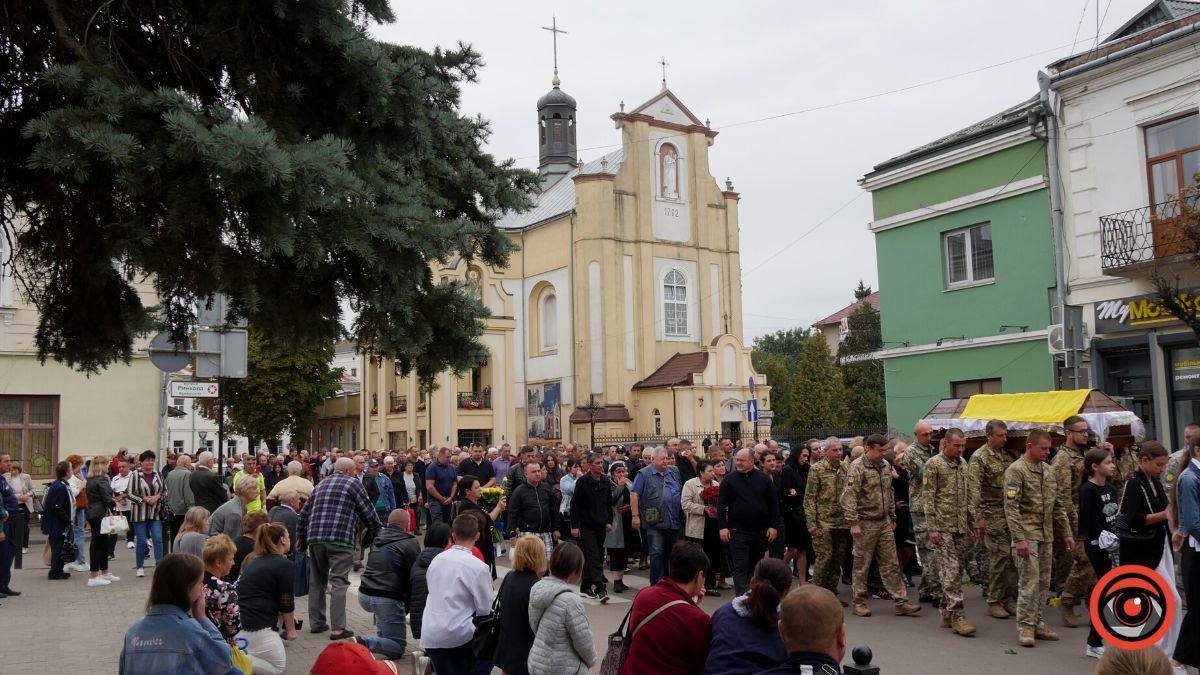 Коломия попрощалася із Героєм Валерієм Кривдою 14