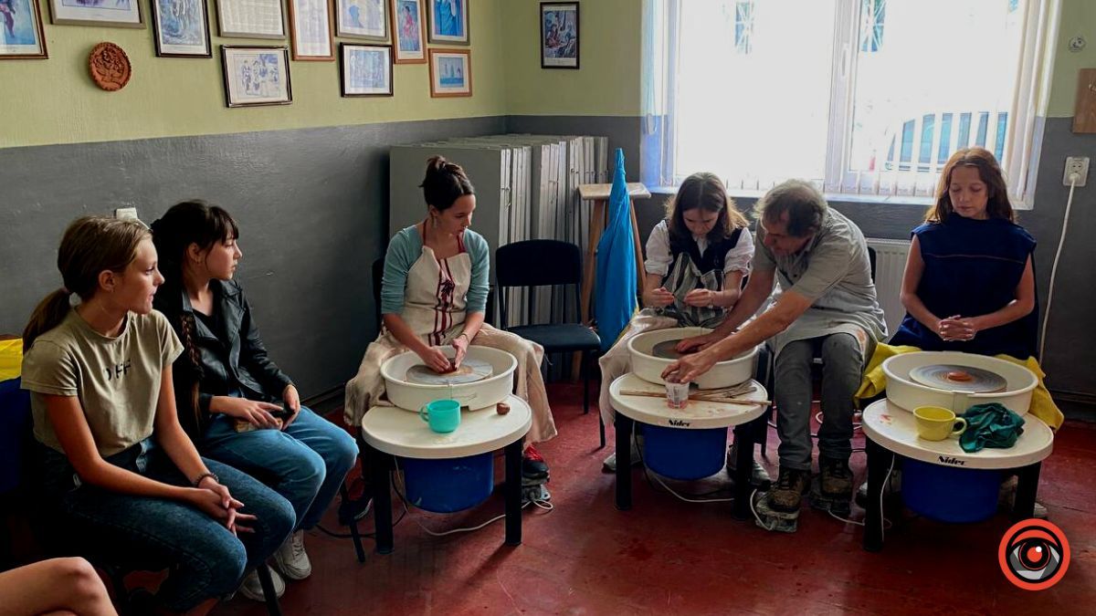 У Коломиї відбувся майстер-клас з гончарства від французького митця 1