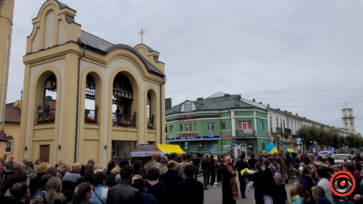 Коломия попрощалася із Героєм Валерієм Кривдою 23