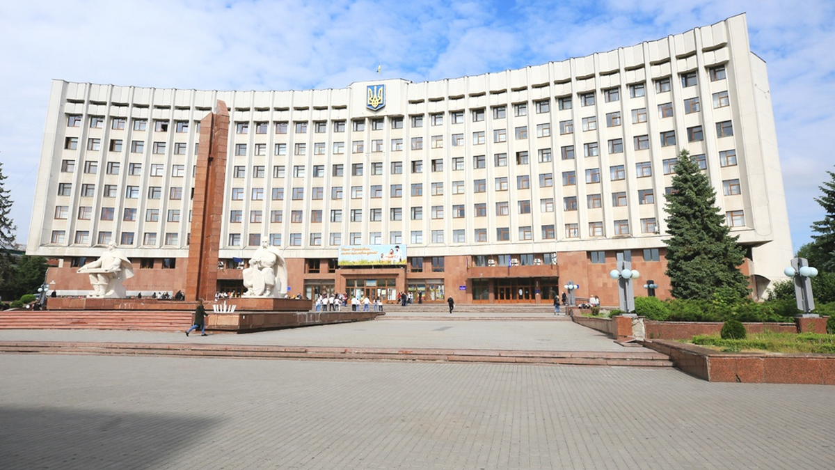 До поліції надійшло повідомлення про замінування Івано-Франківської ОДА
