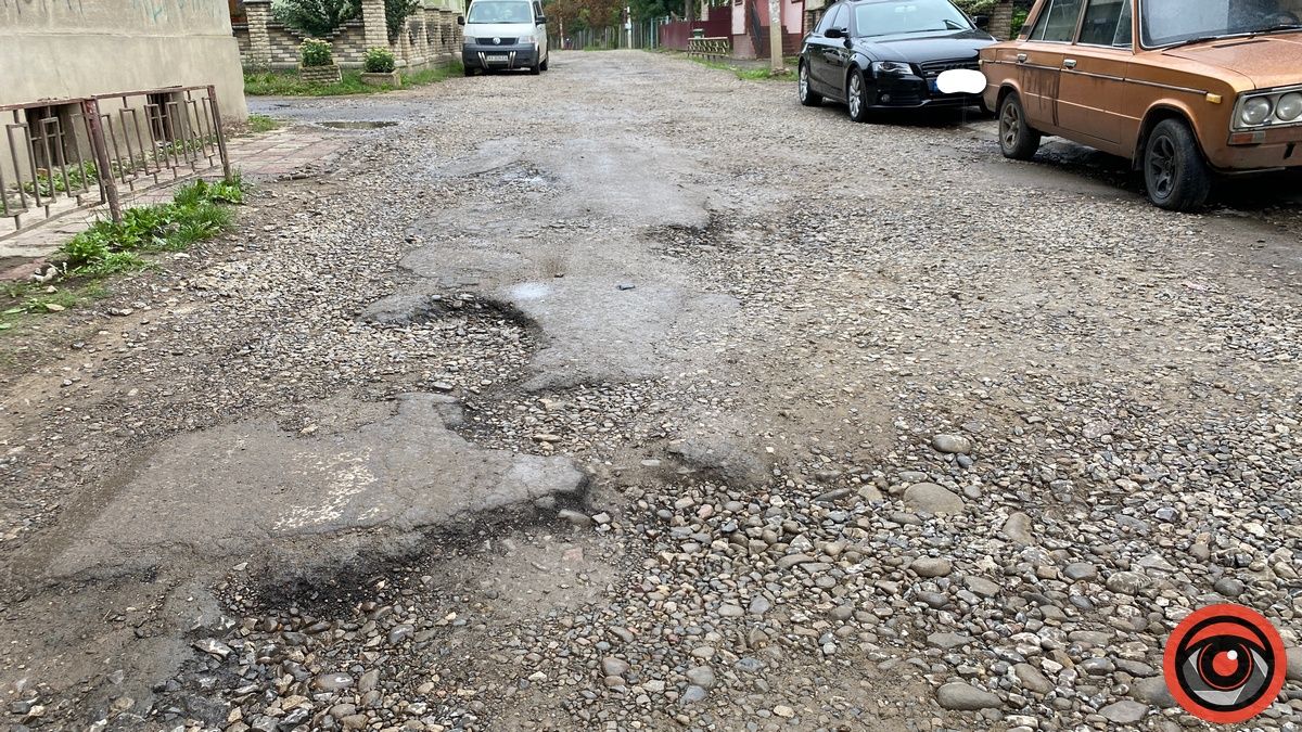 Та й по ремонту: на вулиці Кобилянської знову біда 8