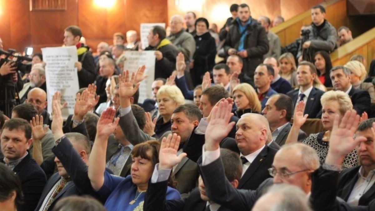 Франківська облрада вимагає заборонити в Україні московський патріархат
