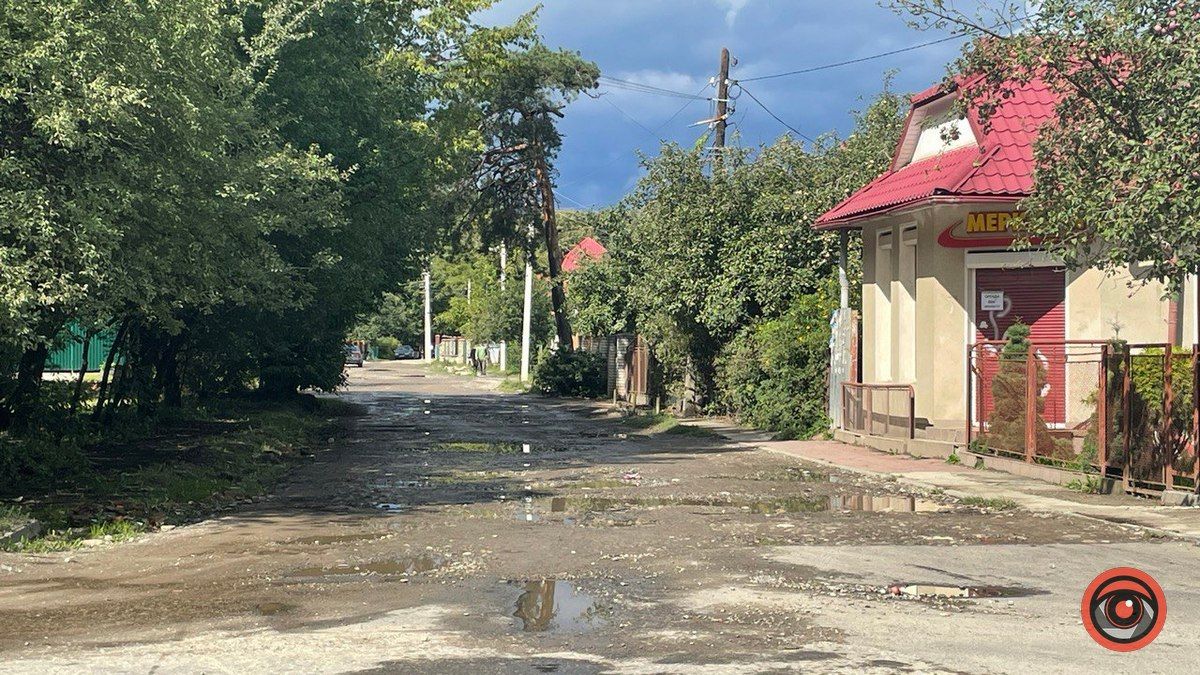 На вулиці Лисенка розлилась справжня водойма або як перепливти ставок 5
