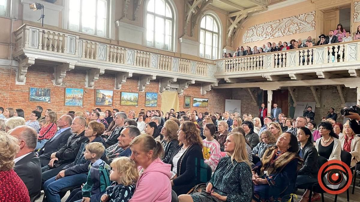 Концерт симфонічного оркестру у малій філармонії | фоторепортаж 24