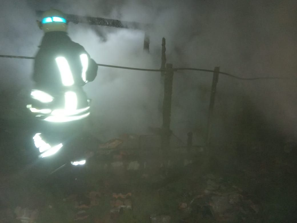 На Коломийщині вночі палав будинок 2