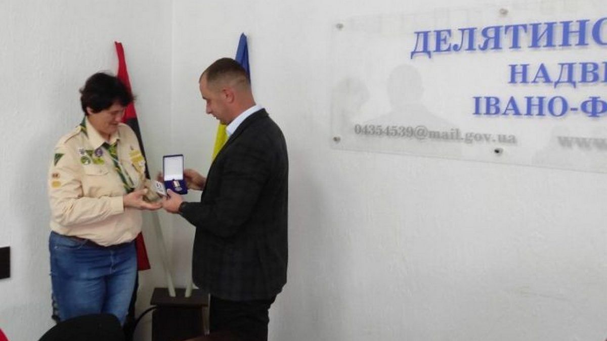 Волонтерка з Надвірнянщини отримала медаль “Доблесть Прикарпаття”