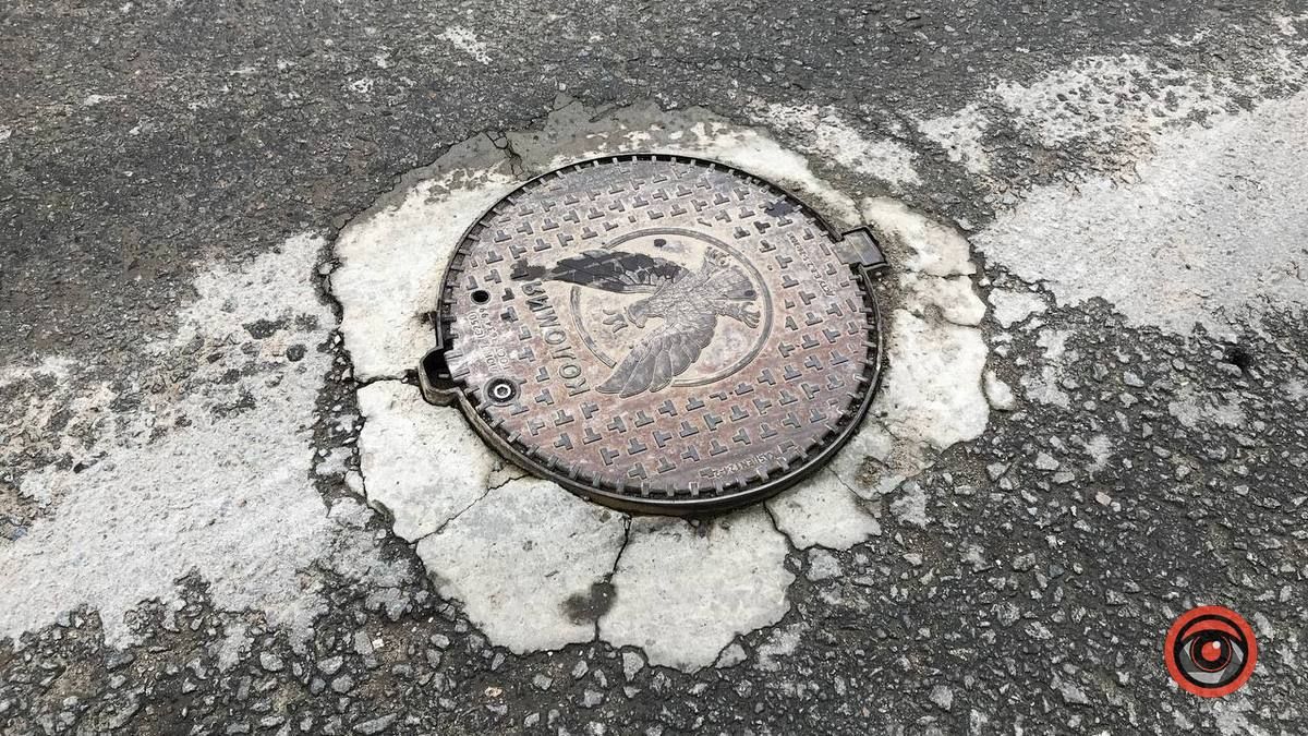 Дивись, не перечепись: на Чорновола та Валовій люки-спотикачки 5