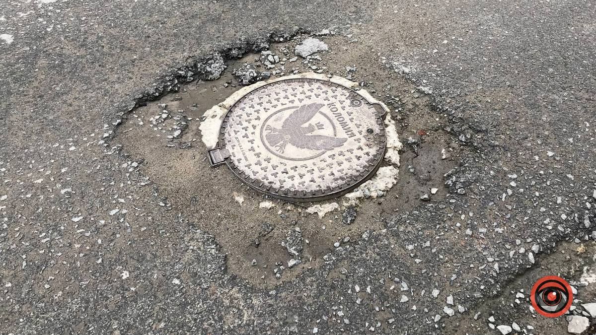 Дивись, не перечепись: на Чорновола та Валовій люки-спотикачки 8