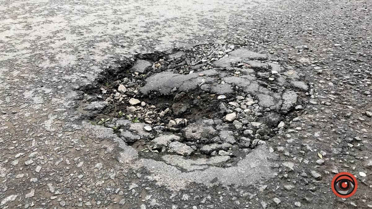 Дивись, не перечепись: на Чорновола та Валовій люки-спотикачки 12