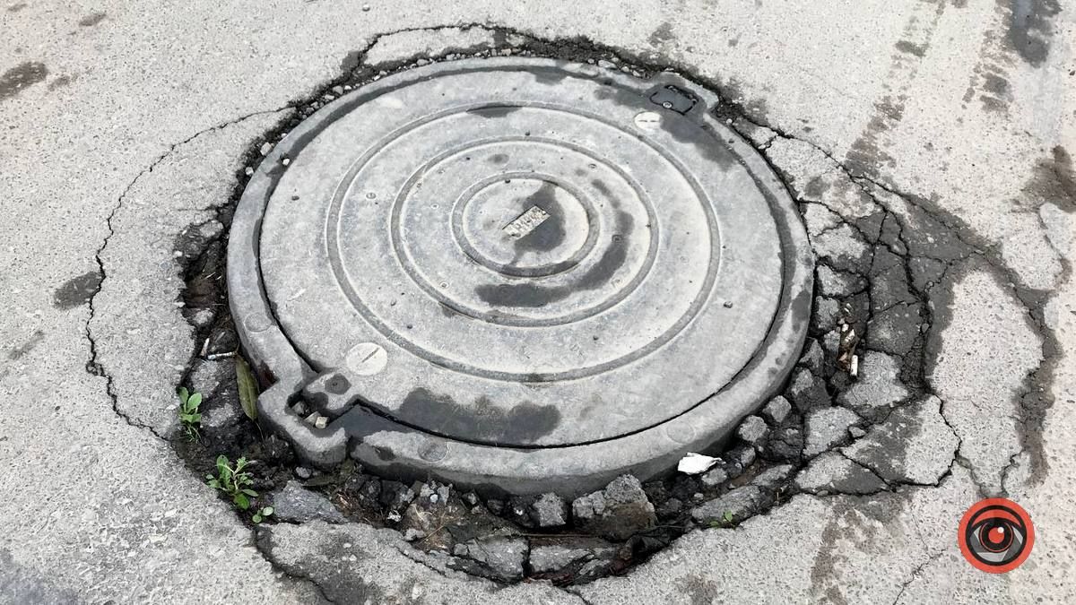 Дивись, не перечепись: на Чорновола та Валовій люки-спотикачки 2