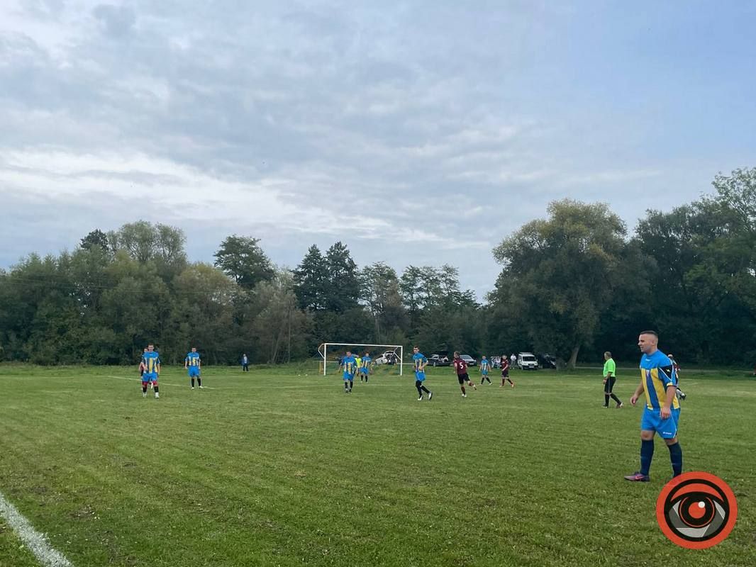 ФК "Вікторія" підтвердила свою назву під час гри з ФК "Голосків". Фото 3
