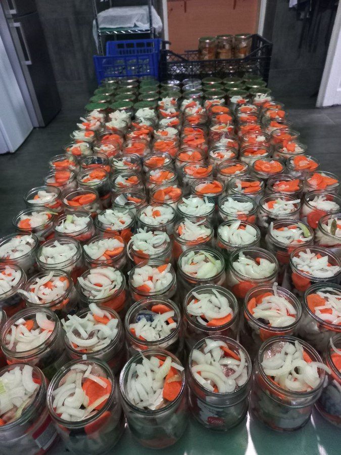 Господині-педагогині передали свою фірмову їжу для едельвейсів 3