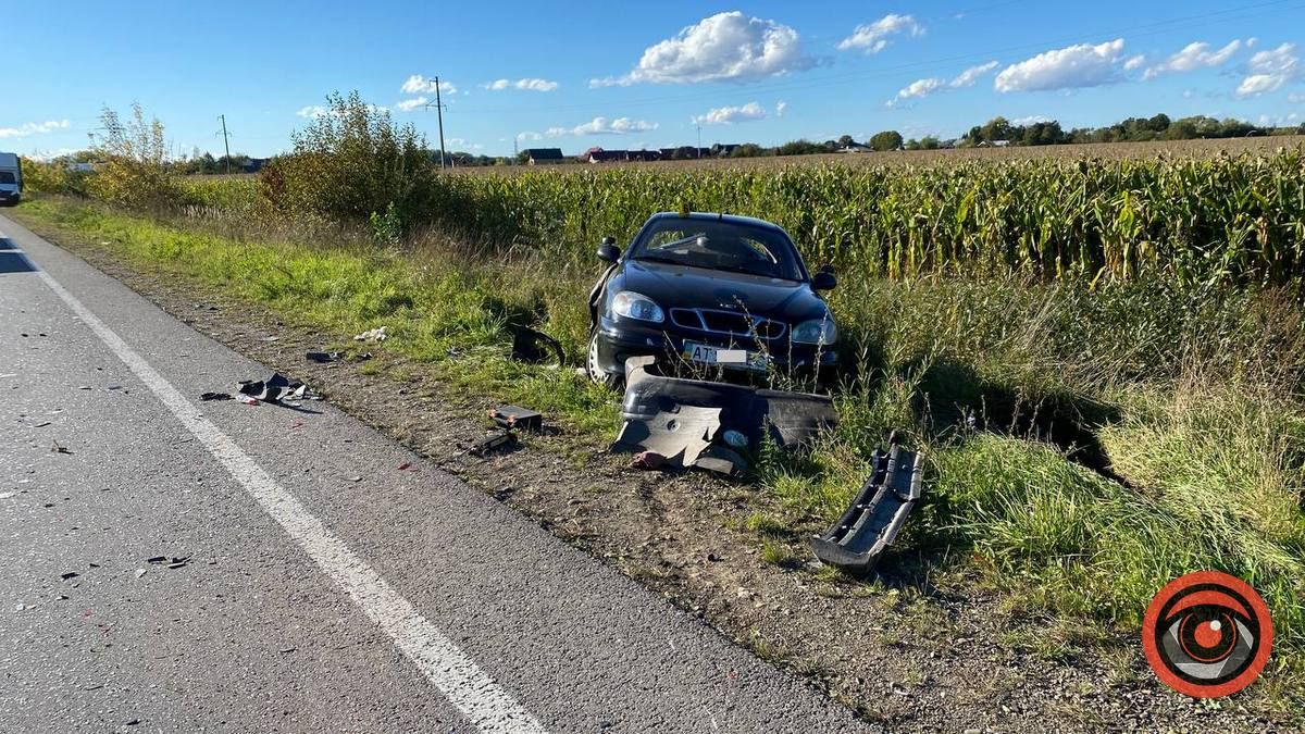 На об'їзній під Коломиєю сталась ДТП: вантажівка стукнула легковик 3