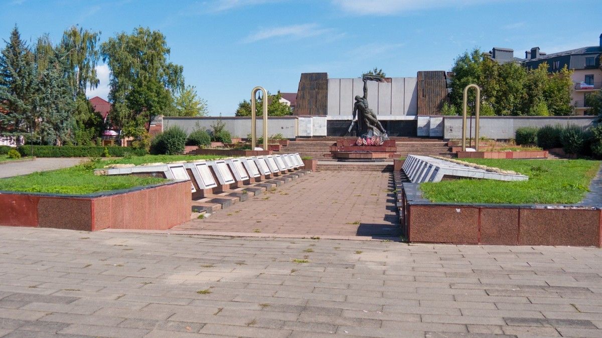 Депутатка вимагає змінити місце вшанування героїв України