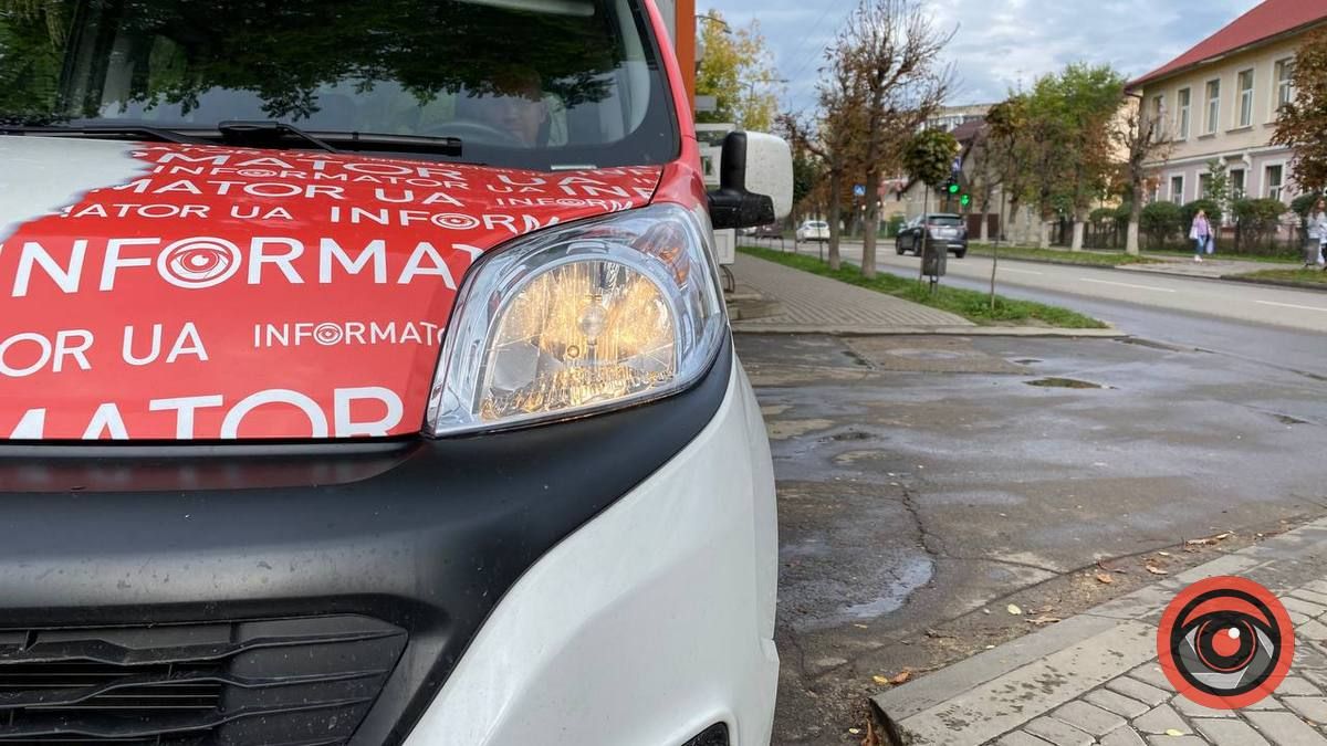 Не забудьте стати помітними: відзавтра вмикаємо фари на автівці