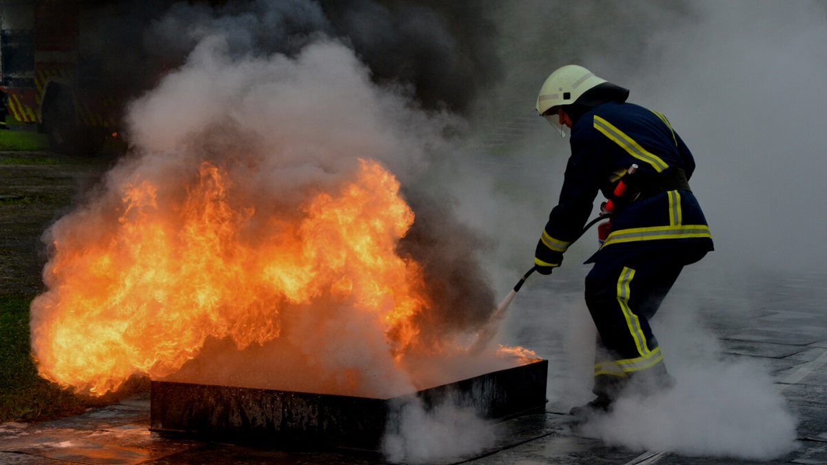 Рятувальники-добровольці з Косівського району перемогли в обласних змаганнях серед пожежників 8