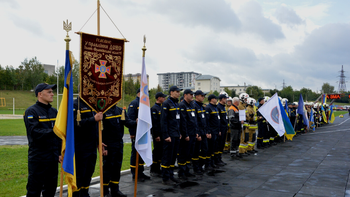 Рятувальники-добровольці з Косівського району перемогли в обласних змаганнях серед пожежників 2