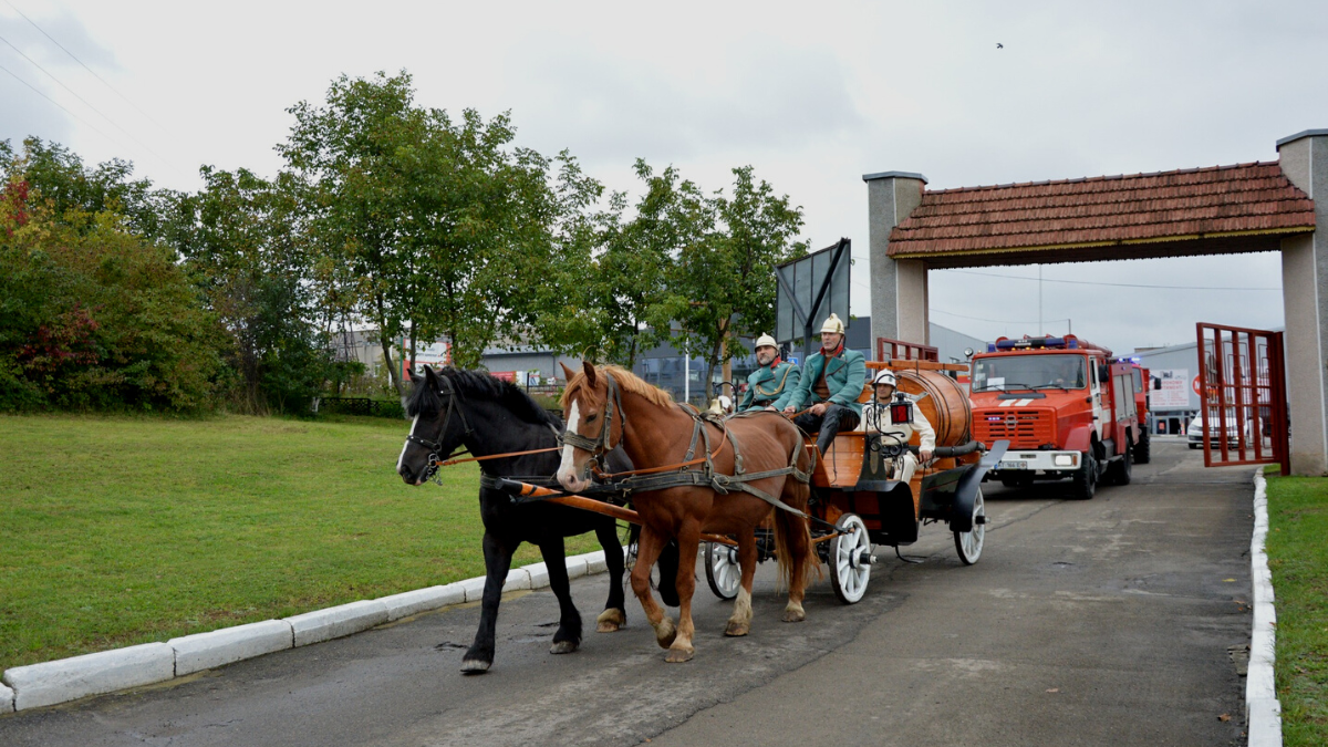 Рятувальники-добровольці з Косівського району перемогли в обласних змаганнях серед пожежників 12