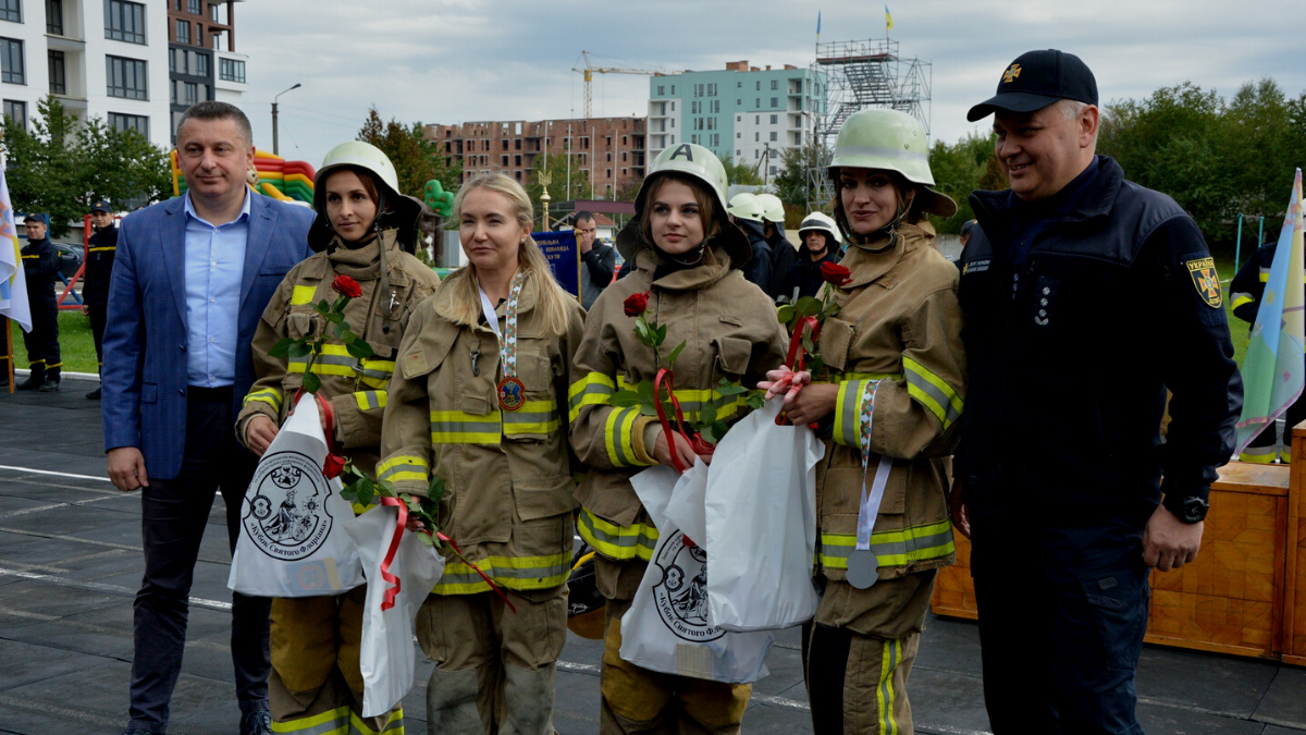 Рятувальники-добровольці з Косівського району перемогли в обласних змаганнях серед пожежників 3