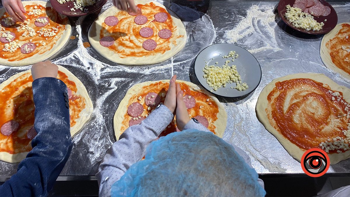 "Смачна пригода": як учні ліцею №9 вчились готувати піцу 8