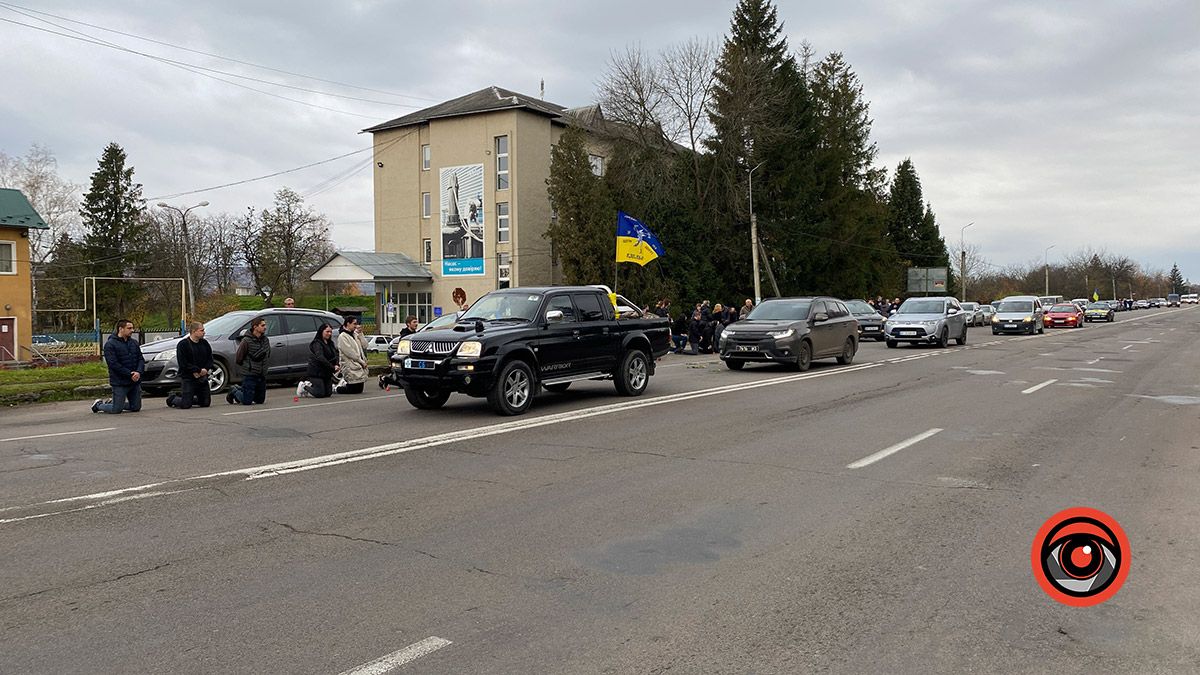 Коломияни зустріли загиблого захисника Ігоря Калина 12