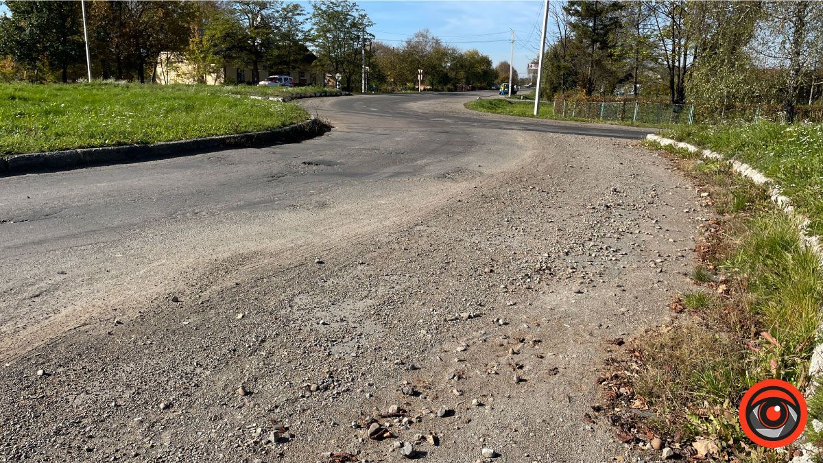 Попереду ями або як проїхати кільцеву розв'язку на Франківськ? 14