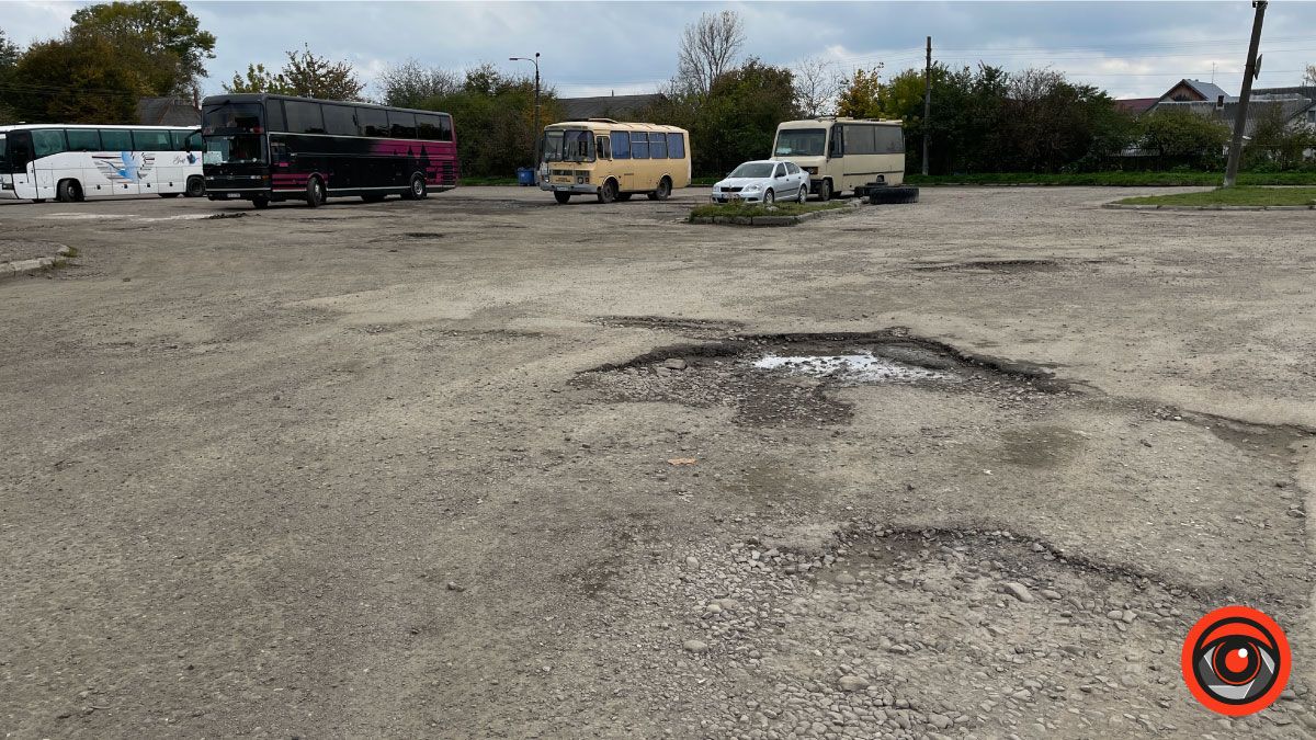 Головне колеса не погубити: жахливий заїзд на автостанцію в Коломиї 15