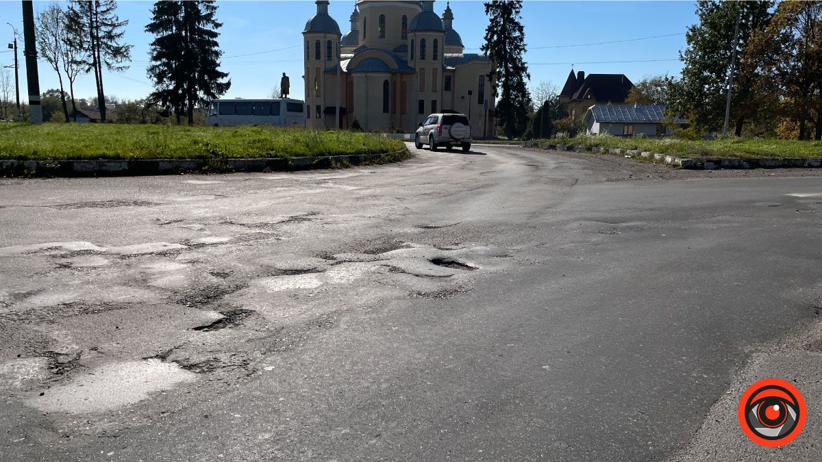 Попереду ями або як проїхати кільцеву розв'язку на Франківськ? 16