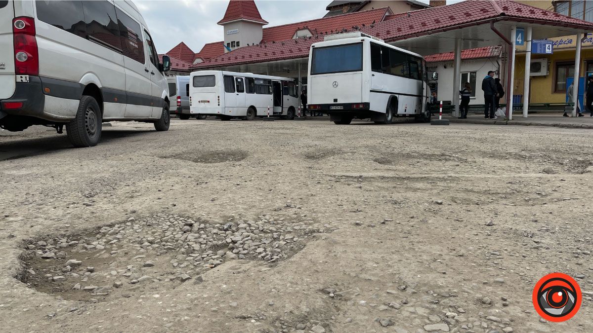 Головне колеса не погубити: жахливий заїзд на автостанцію в Коломиї 18