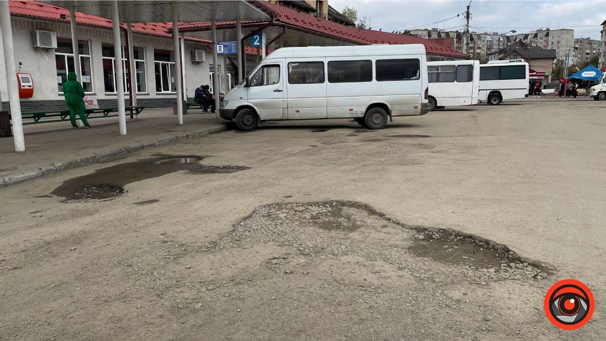 Головне колеса не погубити: жахливий заїзд на автостанцію в Коломиї 2