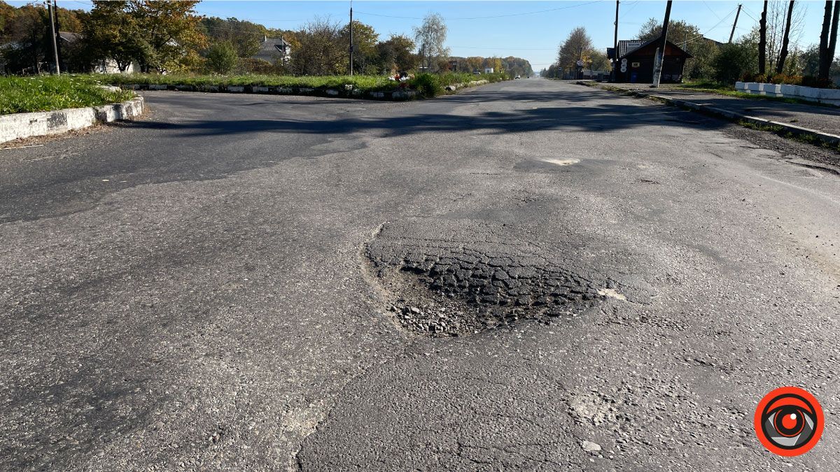 Попереду ями або як проїхати кільцеву розв'язку на Франківськ? 2