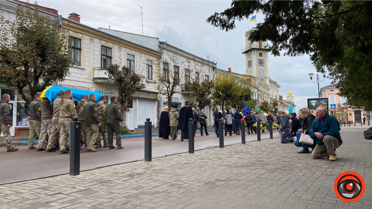 Коломия провела в останню дорогу полеглого воїна Ігоря Кубацького 15