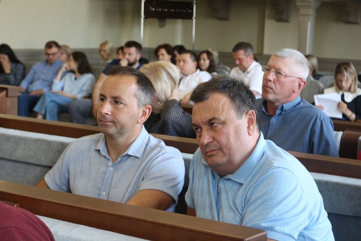 Хто з депутатів підтримав скандальне рішення про зміни меж берегів міського озера 4