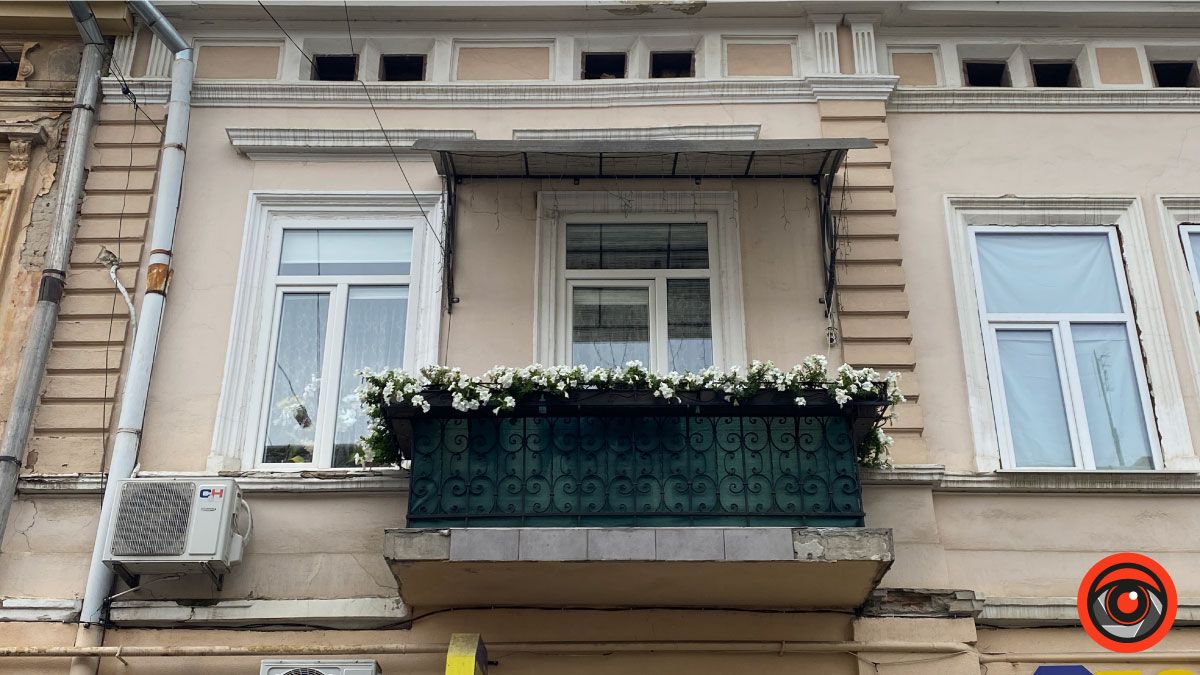 Погляньте вгору | Добірка найоригінальніших балкончиків Коломиї 10