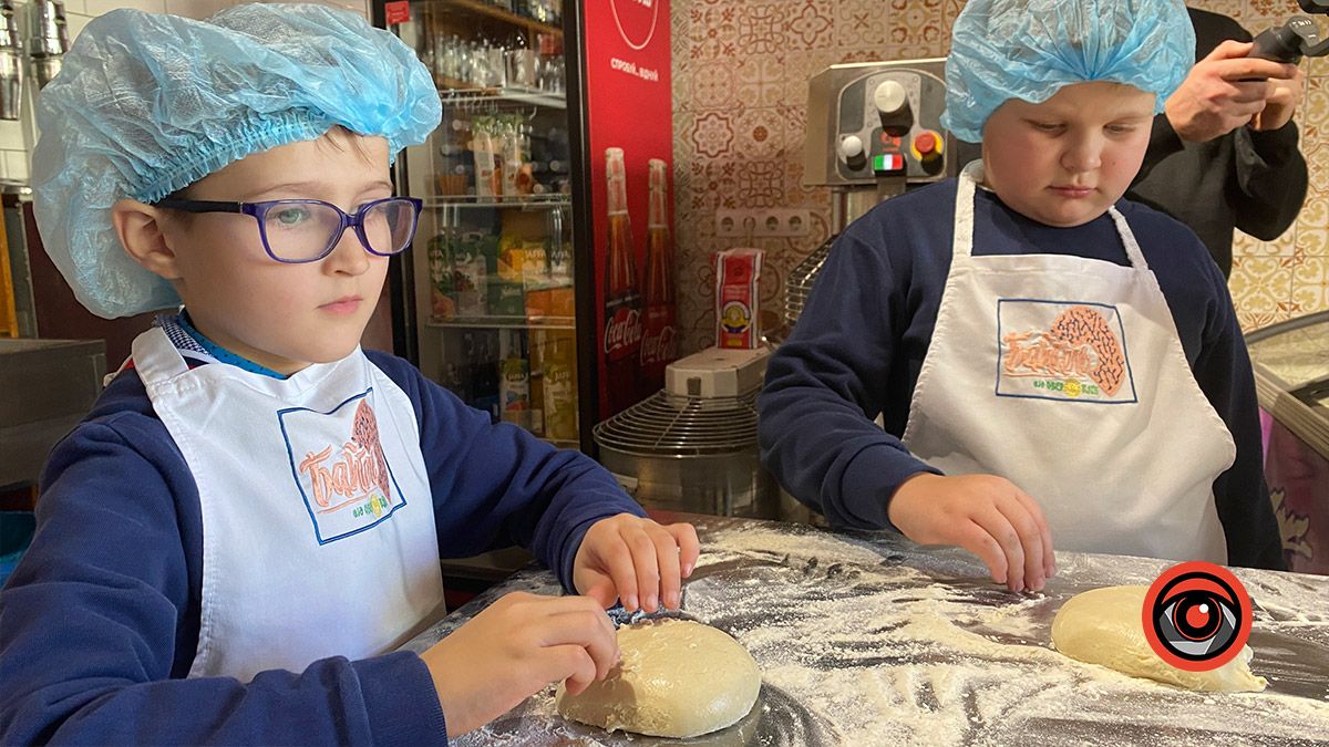 "Смачна пригода": як учні ліцею №9 вчились готувати піцу 13