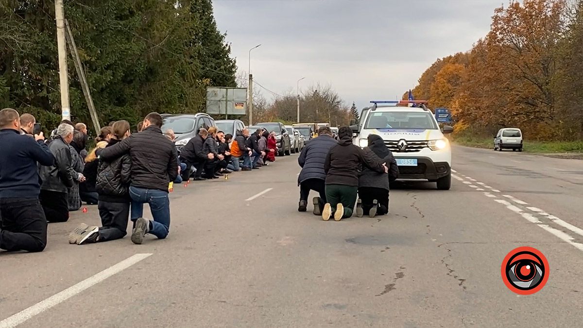 Коломияни зустріли загиблого захисника Ігоря Калина 3