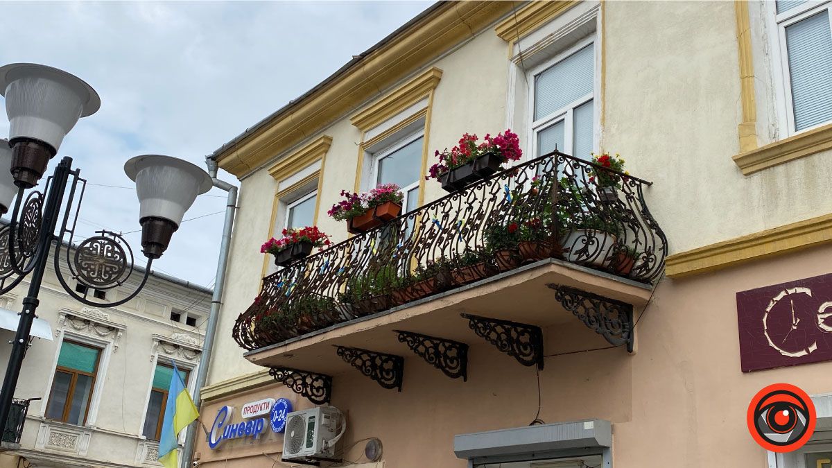 Погляньте вгору | Добірка найоригінальніших балкончиків Коломиї 3