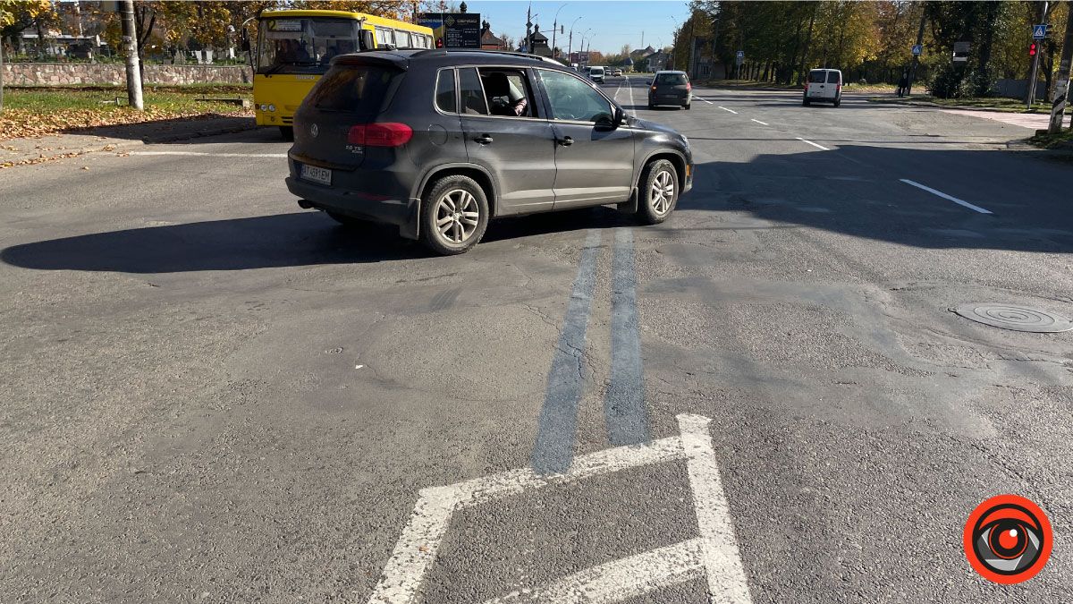 Дорожню розмітку на вул. Карпатській виправили 2