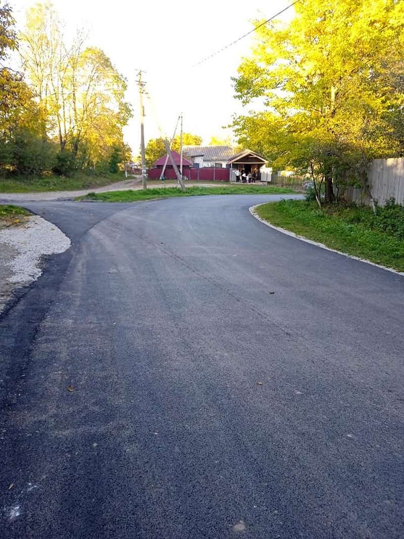 У Малому Гвіздці відремонтували центральну дорогу 4