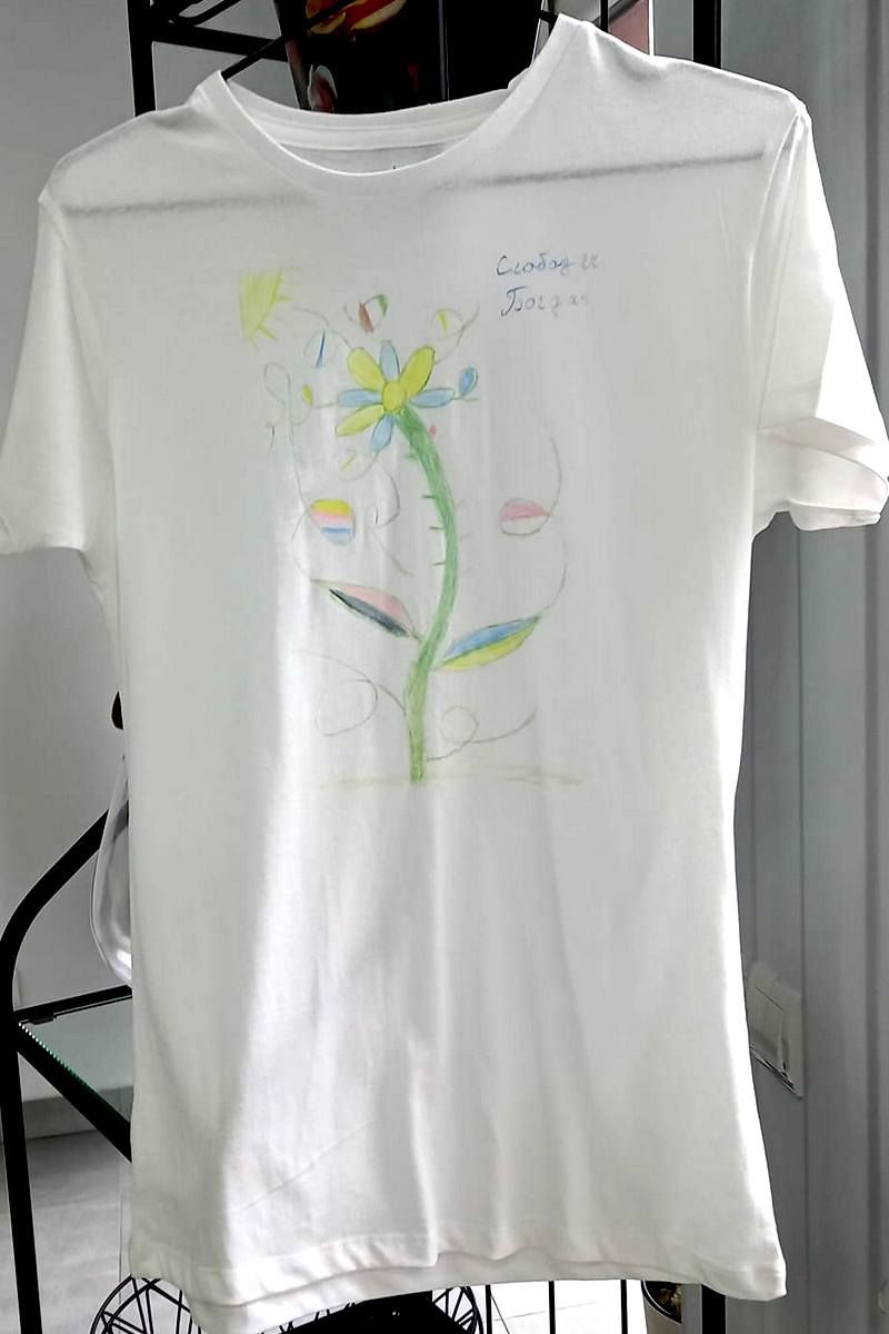 Футболки з малюнками особливих дітей виклали на продаж у Коломиї 7