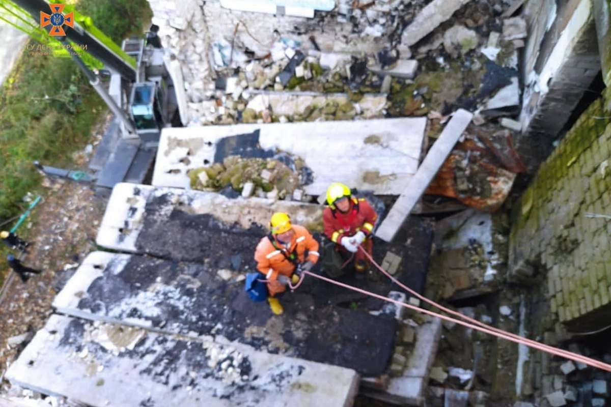 Прикарпатські рятувальники вже приступили до робіт на Харківщині 2