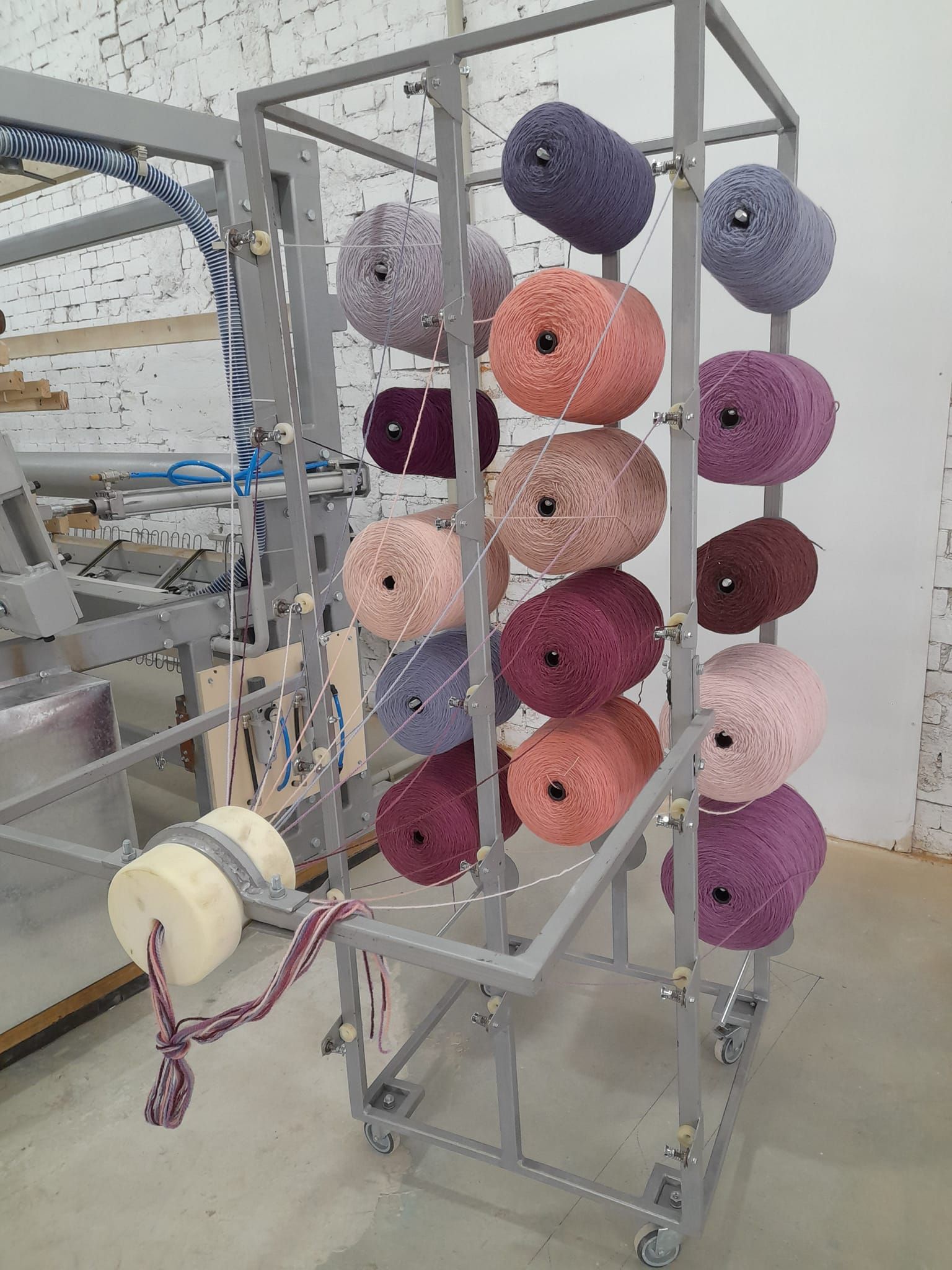 Українсько-шведська ткацька компанія переїхала з Каховки до Косова 5