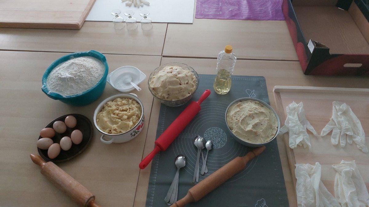 У Печеніжині ґаздині приготували 900 вареників для поранених захисників 6