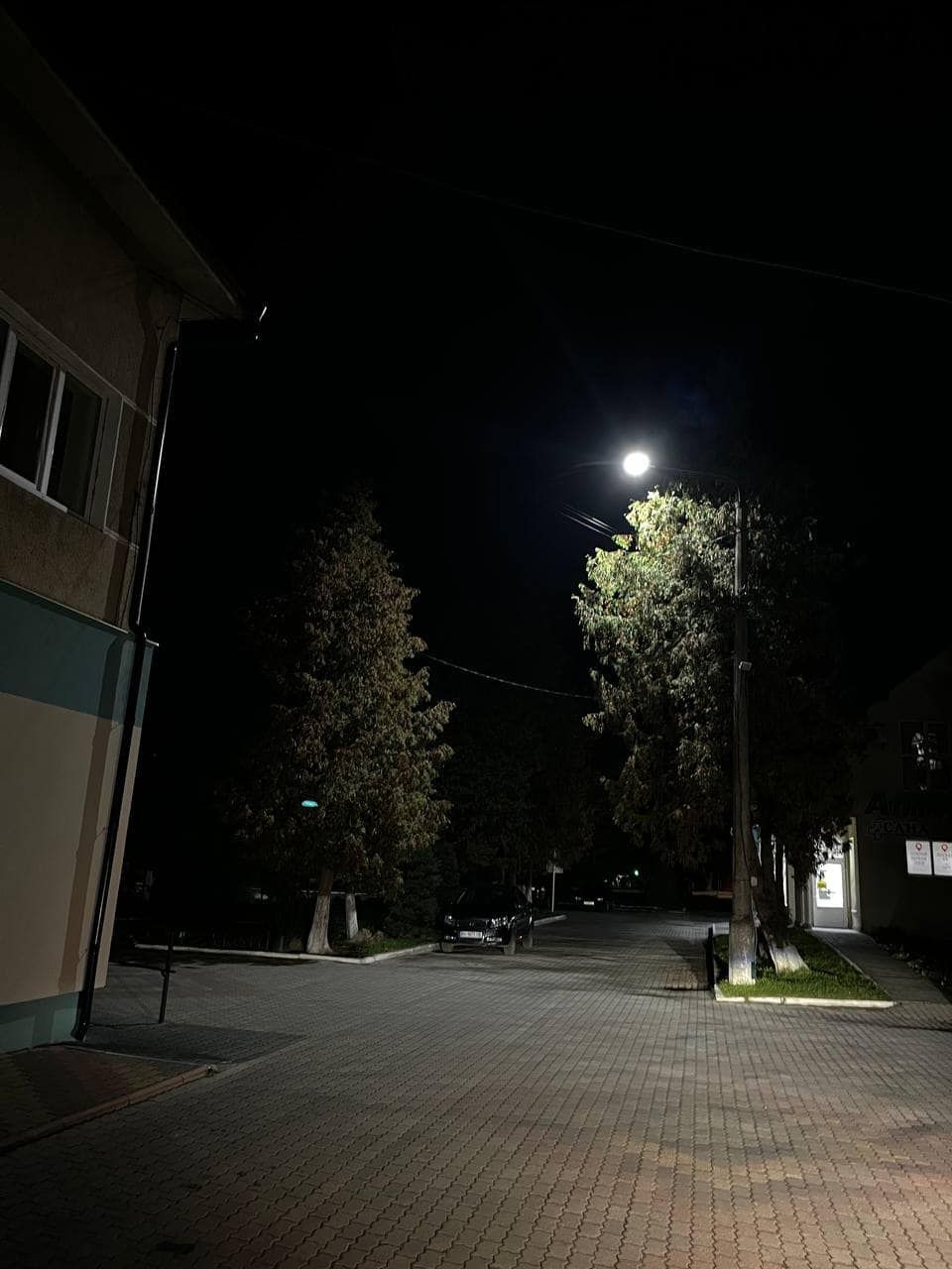 Очам не віриться: у селі Майдан нарешті встановили ліхтарі 3