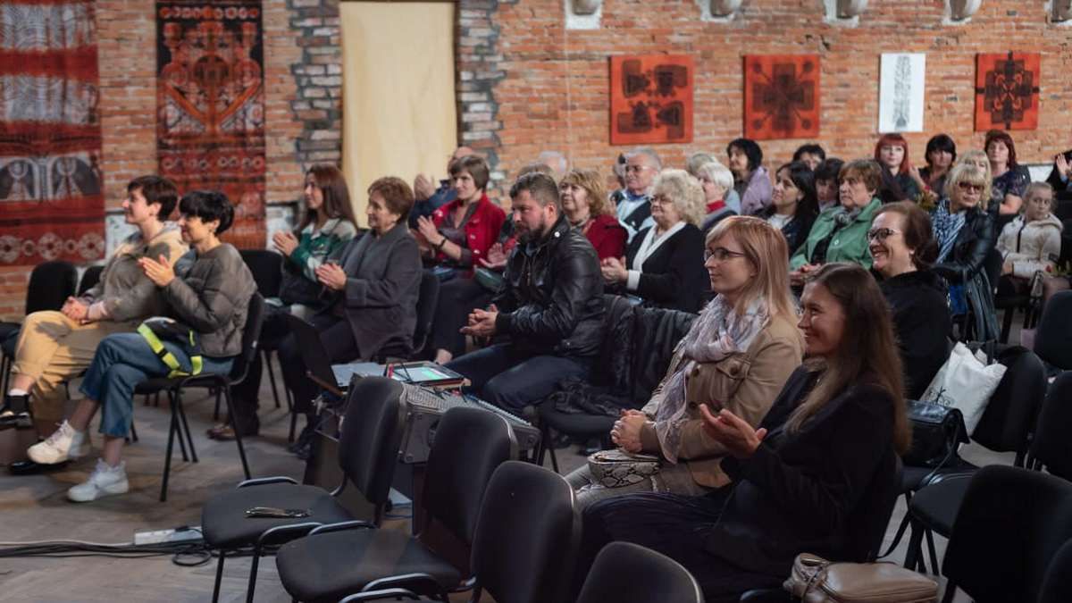 У Соколі відбулась вистава "Дві кралечки - на північ" | фото 11