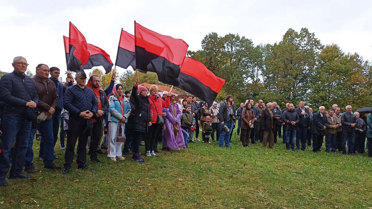 У Великому Ключеві на Коломийщині відновили повстанську криївку 8