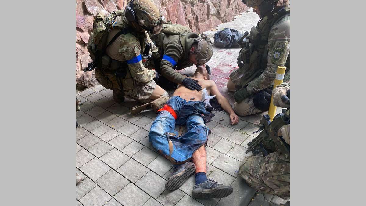 У Чернівцях спіймали чоловіка, який застрелив 22-річну поліцейську. Оновлено: затриманий помер